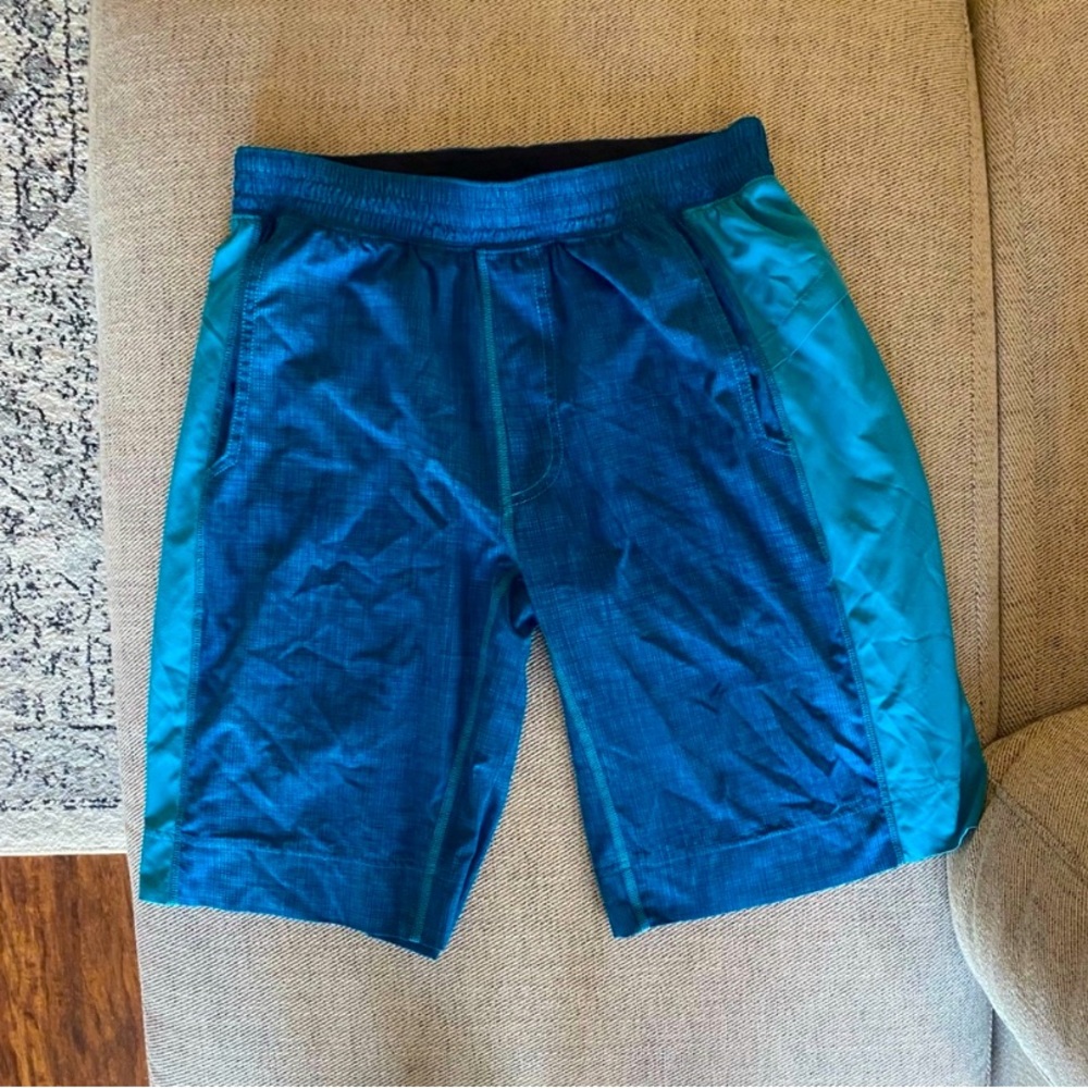Lululemon Men’s Large Shorts